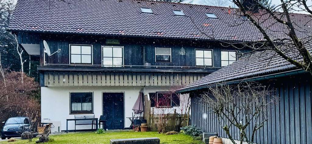 Immobilie in Bad Heilbrunn - Gepflegte Erdgeschoss-Wohnung mit Terrasse und Garten - Bild 1