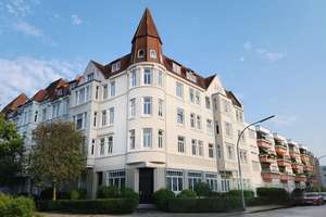 Vollmöblierte,  ruhige 1-Zimmer-Wohnung mit EBK und Balkon