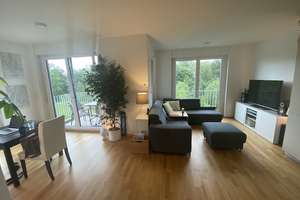 Ihr Blick in Grün und auf den Garchinger Mühlbach - zentrums- wie naturnah in Schwabing-Freimann – Die vollständige Adresse der Immobilie erhältst du vom Anbieter., 80939 Obere Isarau, München – Vorschaubild 16
