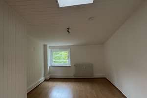 schöne, helle Altbauwohnung im DG inkl. Einbauküche und Balkon – Falkensteinstr. 184, 46047 Borbeck, Oberhausen – Vorschaubild 6