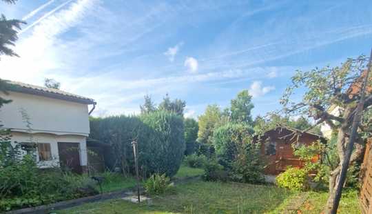 Bild von * * *  Haus mit 5 Zimmer und  Garten * * * 

Freistehendes Haus für die ganze Familie