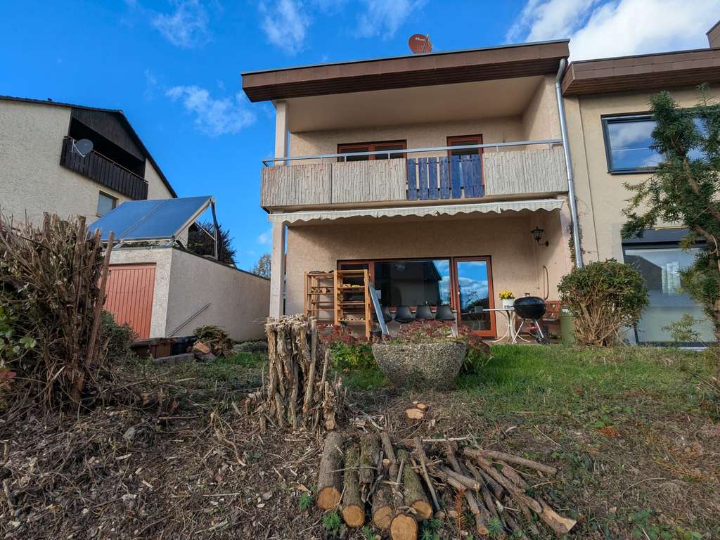 Immobilie in Lauffen am Neckar - Doppelhaushälfte mit 7 Zimmern und Garage in Lauffen am Neckar - Bild 0