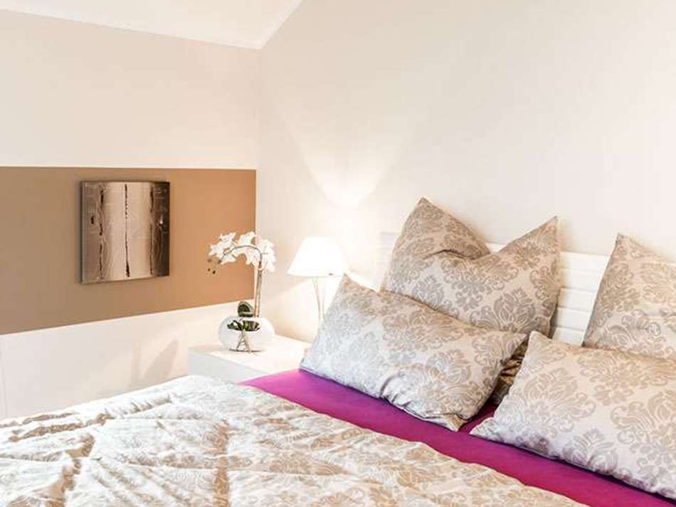 Schlafzimmer 1