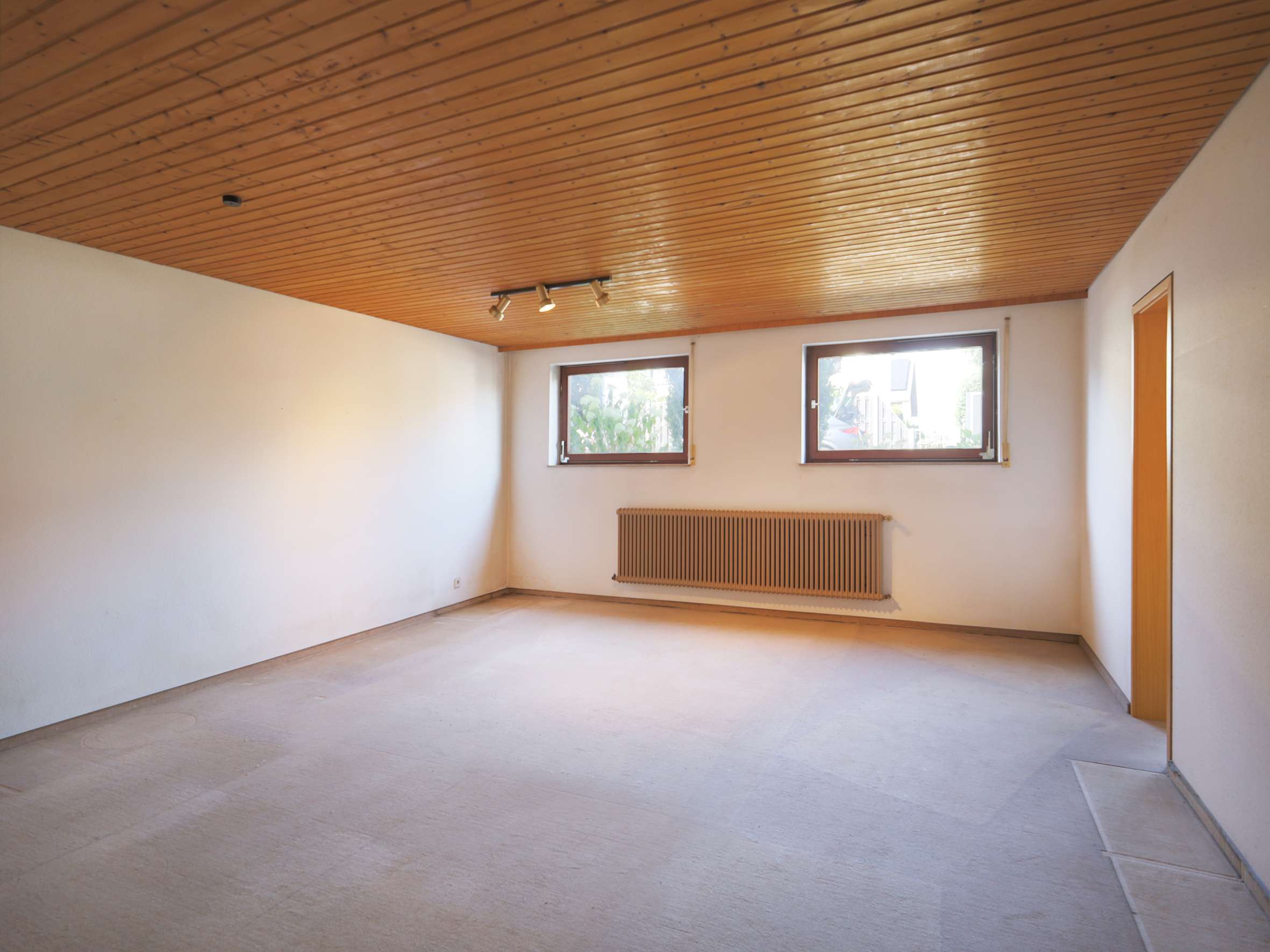 Immobilie in Nufringen - Großzügiges Haus mit viele Platz und schönem Garten in Nufringen - Bild 3