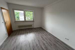 2 Zi.-Whng. mit schönem Ausblick - Wannenbad mit Fenster - Duisburg Rheinhausen – Brucknerstraße 20, 47226 Rheinhausen-Mitte, Duisburg – Vorschaubild 5
