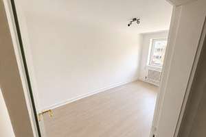Helle 3-Zimmer-Wohnung – Holtenauer Straße / Arkaden / Brunswik, 3. OG, EBK, Tageslichtbad, Garten – Die vollständige Adresse der Immobilie erhältst du vom Anbieter., 24105 Brunswik, Kiel – Vorschaubild 4