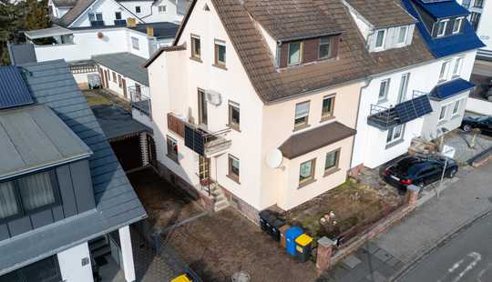 Bild von Familienfreundliches Reiheneckhaus mit großem Sonnengarten und Nebengebäude