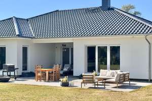 Jetzt Miete möglich! Winkelbungalow 5 km bis Neubrandenburg, Baujahr 2022, Doppelgarage, EBK,Carport – Die vollständige Adresse der Immobilie erhältst du vom Anbieter., 17039 Sponholz – Vorschaubild 23