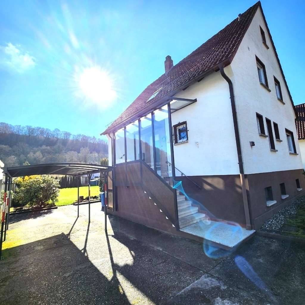 Immobilie in Thaleischweiler-Fröschen - Einziehen & Wohlfühlen – Gepflegtes  freistehendes 60er-Jahre-EFH mit Gartenparadies - Bild 2