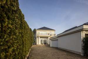 Repräsentative Villa auf Traumgrundstück in bester Bad Homburger Lage – Die vollständige Adresse der Immobilie erhältst du vom Anbieter., 61350 Bad Homburg vor der Höhe – Vorschaubild 16