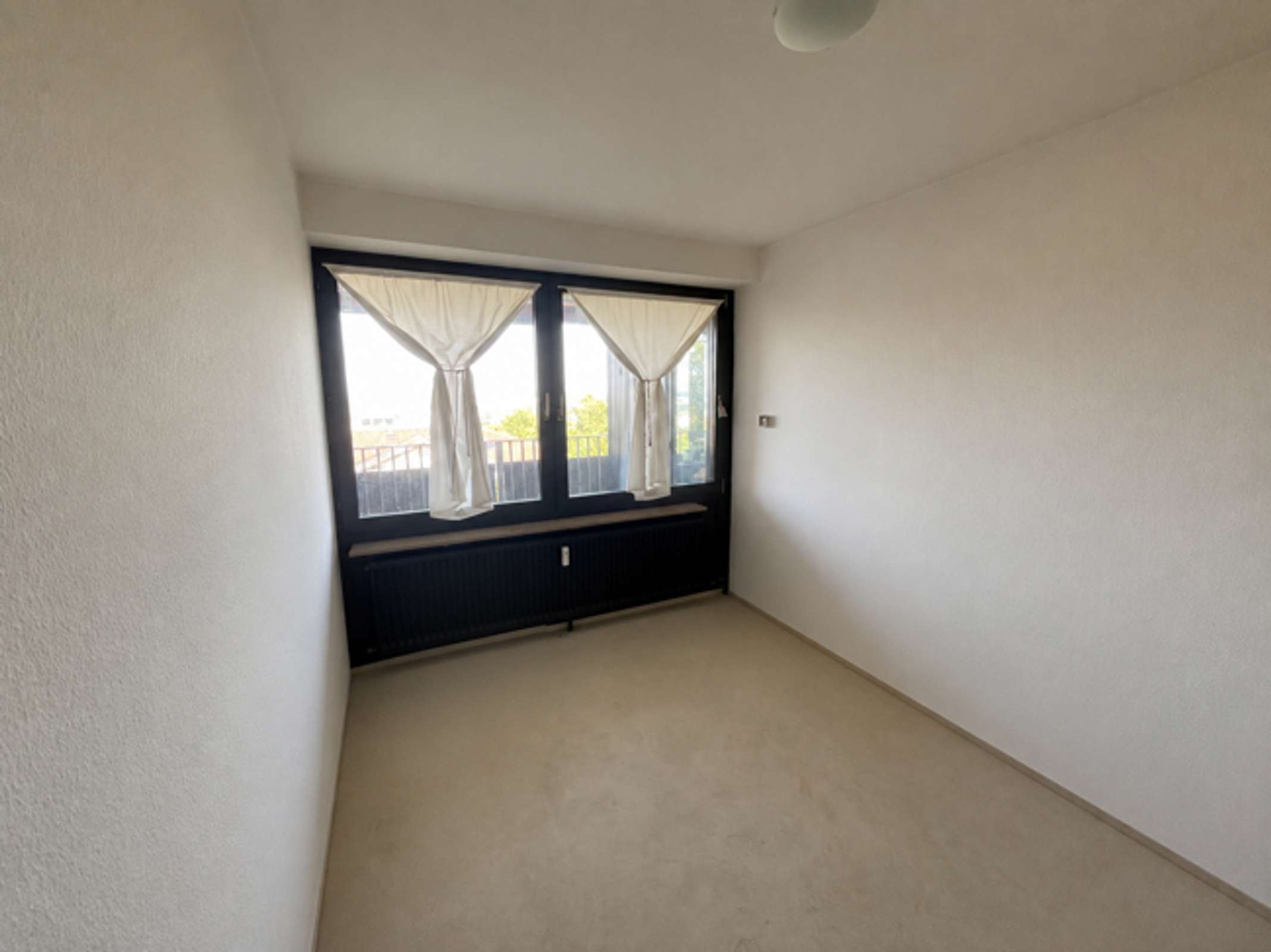 5-Zimmer-ETW mit Panoramablick und herrlicher Loggia in Waldrandnähe des oberen Ostviertels
