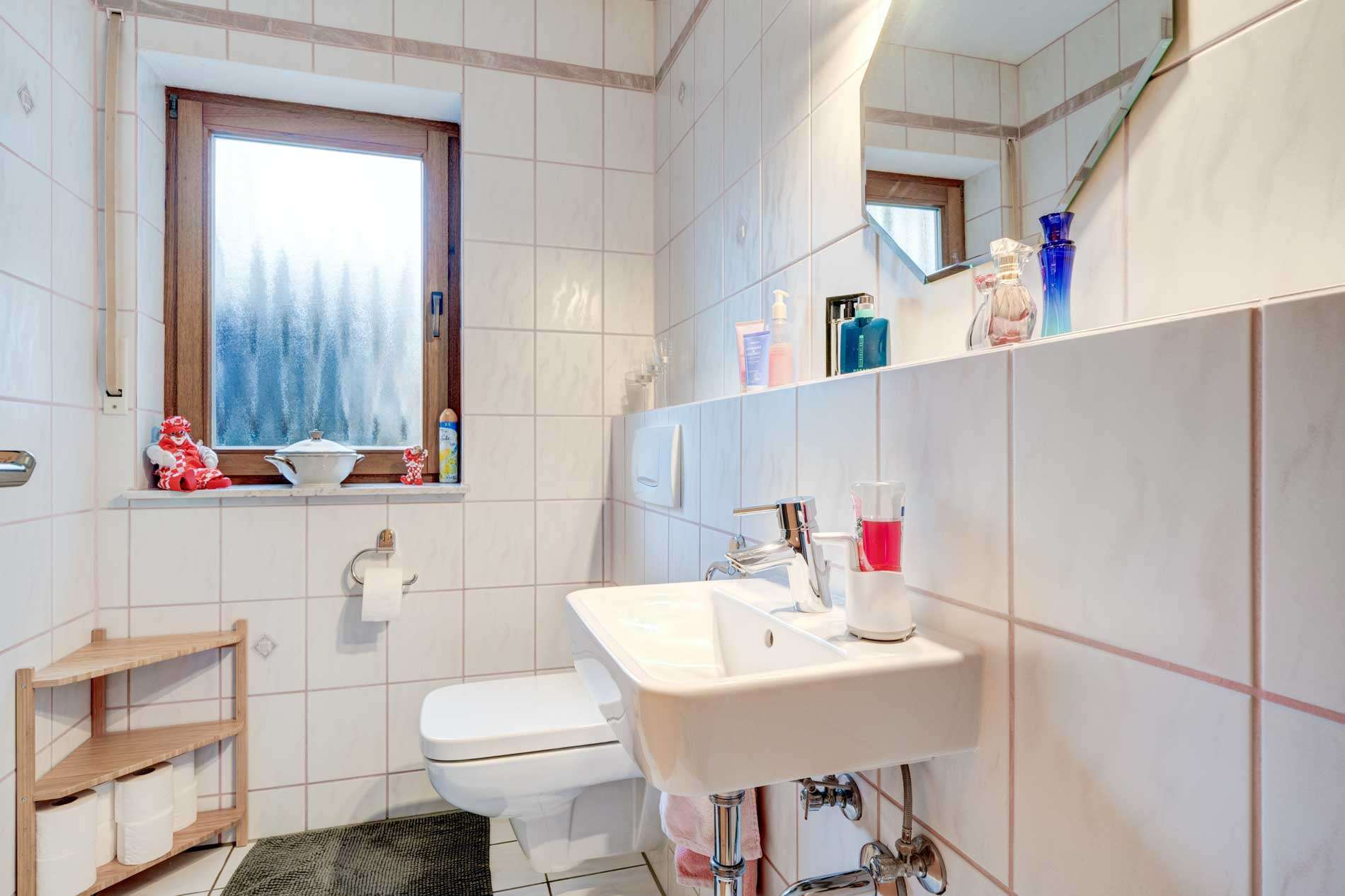 Immobilie in Salem - Attraktives 3-Familienhaus (Mehrgenerationenhaus) mit großer Hauptwohnung in ruhiger Lage von Beuren - Bild 16