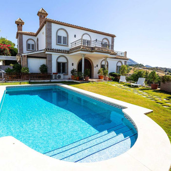 EXKLUSIVE VILLA MIT MEERBLICK, PRIVATPOOL, 24H SICHERHEIT UND UNSCHLAGBARER LAGE