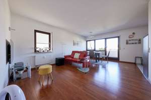 Sofort frei - Sanierte 3 Zimmer-Wohnung (83qm) mit EBK, Terrasse und Balkon in Untertürkheim – Rotenberger Steige 2, 70327 Gehrenwald, Stuttgart – Vorschaubild 9