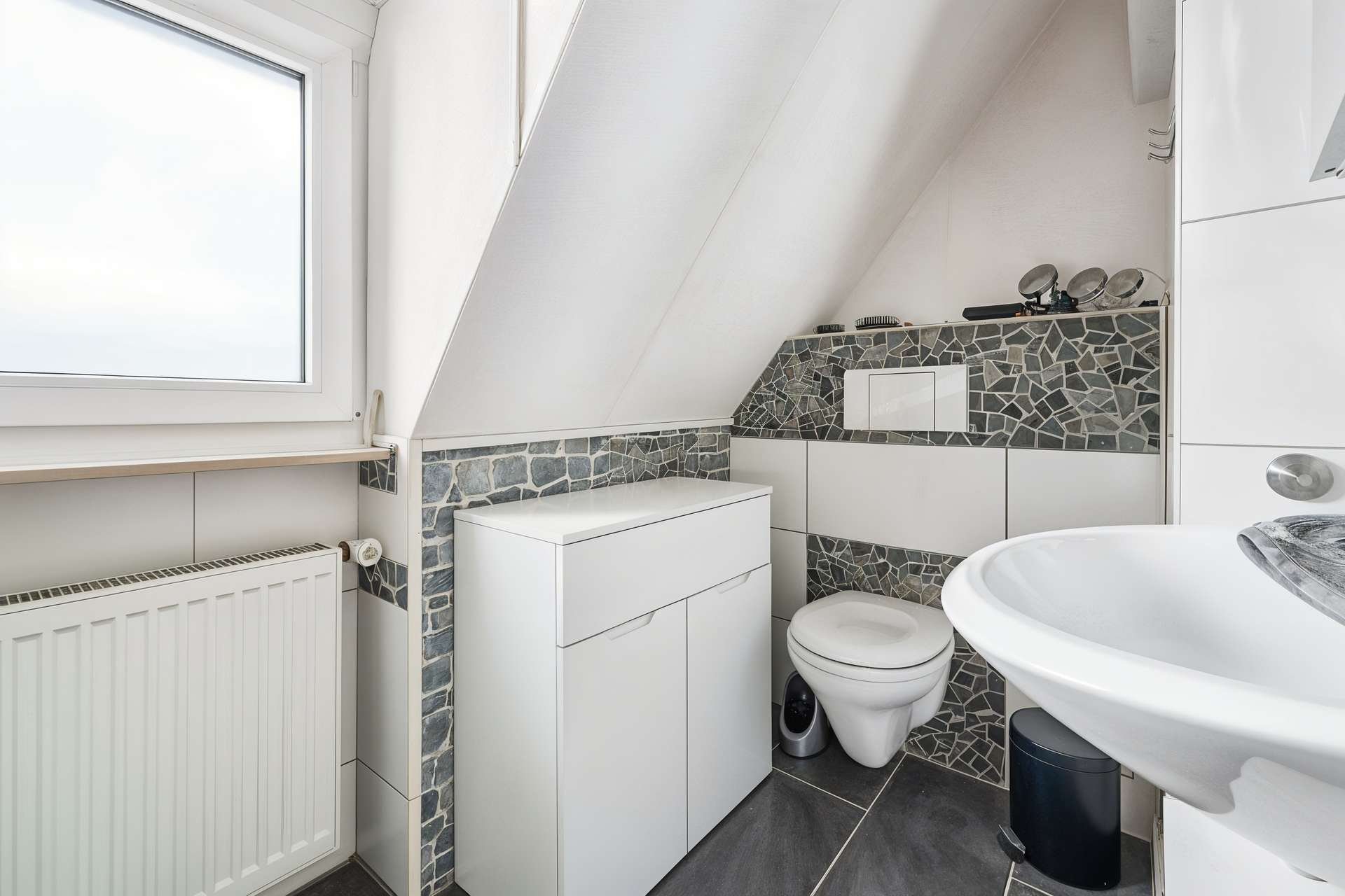 Immobilie in Marktheidenfeld - Platz für Ihre Familie und Ihre Ideen - Einfamilienhaus, zentral aber doch ruhig. - Bild 2