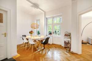 Charmante Stil-Altbauwohnung mit großem Balkon. Zeitlose Schönheit & echtes Wohngefühl. – Die vollständige Adresse der Immobilie erhältst du vom Anbieter., 80797 Neuschwabing, München – Vorschaubild 2
