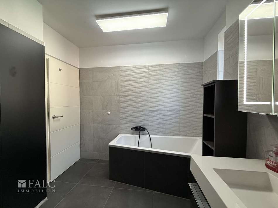 hB3M4ugs5aG35yGE3MCUjvJK-big I