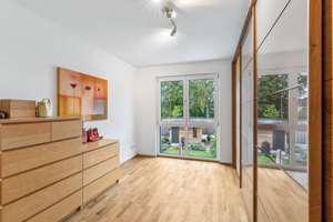 Ihr neues Familienzuhause: viel Raum, Garten und Ruhe im Süden Münchens mit Top-Energieeffizienz – Die vollständige Adresse der Immobilie erhältst du vom Anbieter., 85635 Höhenkirchen-Siegertsbrunn – Vorschaubild 9