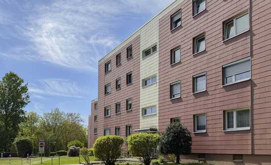 Renovierungsbedürftige 4-Zimmer-Wohnung mit Balkon in begehrter Weststadtlage
