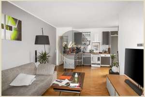 Nähe Mediaspree: Helle, moderne 2-Zimmer-Altbauwohnung mit Westbalkon, mögliche Bruttorendite 4,10 % – Die vollständige Adresse der Immobilie erhältst du vom Anbieter., 10245 Friedrichshain, Berlin – Vorschaubild 2