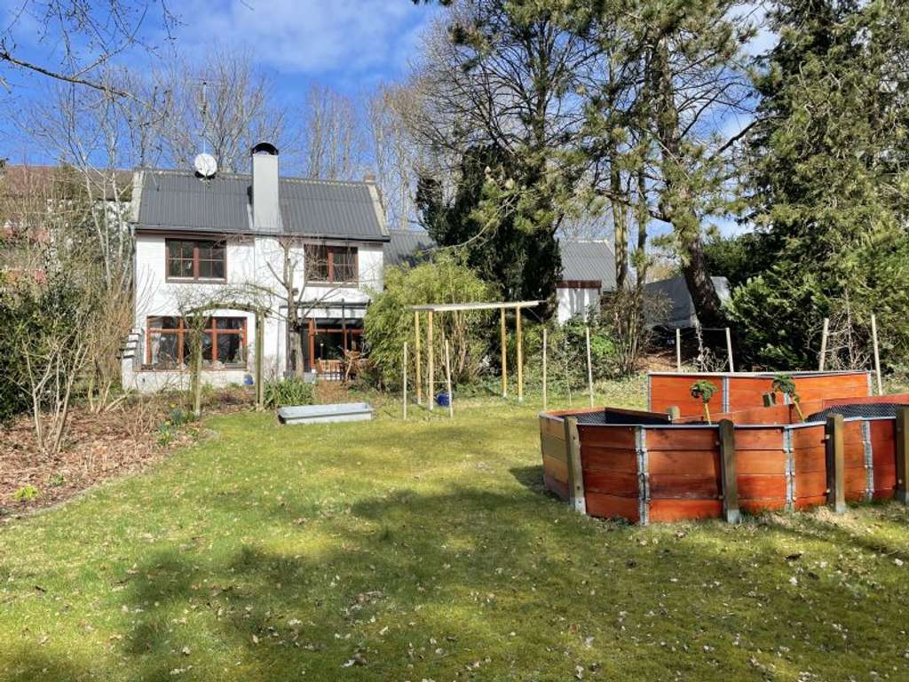 Immobilie in Heidmoor - Lentföhrden: Einzigartiges Architektenhaus mit zahlreichen Zimmern! - Bild 2