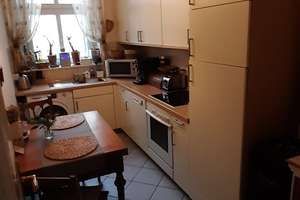 3-Zimmer-Altbau mit Stuck, Parkett und Loggia