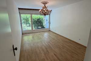 KHALIL WAKED IMMOBILIEN! Top Lage in München- 3 Zimmer Erdgeschoss Wohnung mit Terrasse. – Stolzingstraße 4, 81927 Englschalking, München – Vorschaubild 4