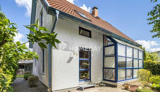 Bild von Wohnen & Arbeiten vereint: Betriebsleiterhaus mit Gewerbeeinheit
