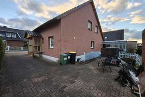 Zweifamilienhaus  in ruhiger Lage von Salzgitter-Bad – Die vollständige Adresse der Immobilie erhältst du vom Anbieter., 38259 Salzgitter-Bad, Salzgitter – Vorschaubild 2