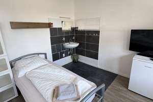 Geschmackvolles, vollständig renoviertes Zimmer in Neu-Isenburg – Frankfurter Straße 11, 63263 Neu-Isenburg – Vorschaubild 5