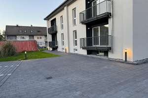 Erstbezug | 2-Zimmer DG-Wohnung | EBK | Stellplatz | Keller | A+ | Glasfaser
