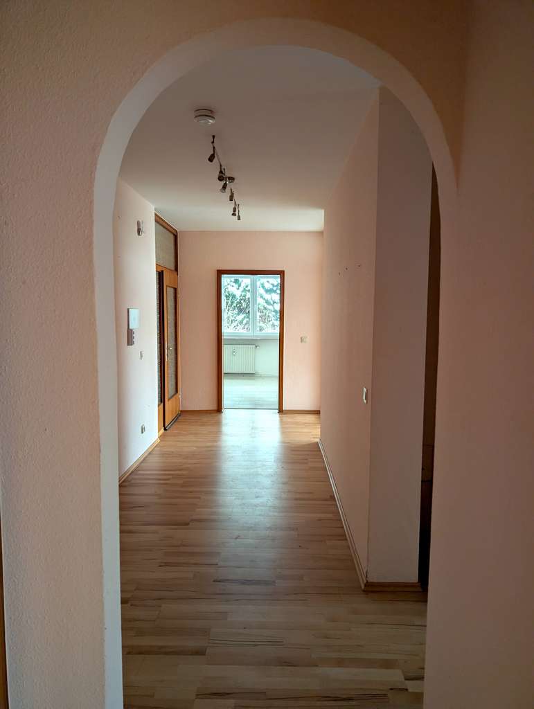 Immobilie in Hahnstätten - Helle 2-Zimmer-Wohnung mit großer Terrasse, Gartenzugang & Aar-Blick in ruhiger Waldrandlage - Bild 4