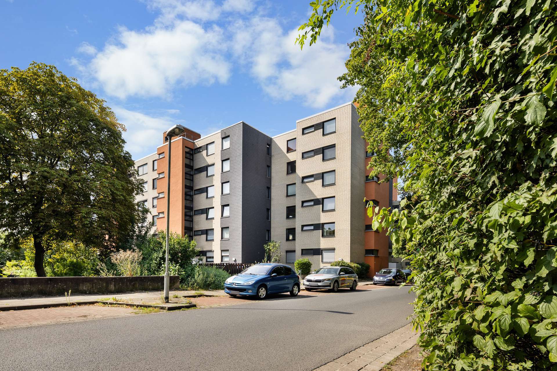 Davenstedt leerstehend: 2-Zimmerwohnung im 5.OG mit Fahrstuhl und Balkon, Hannover – Bild 1