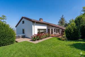Provisionsfrei: Traumhaus mit Fernblick, Pool & Einliegerwohnung in Karlsruhe-Durlach – Die vollständige Adresse der Immobilie erhältst du vom Anbieter., 76227 Durlach, Karlsruhe – Vorschaubild 3