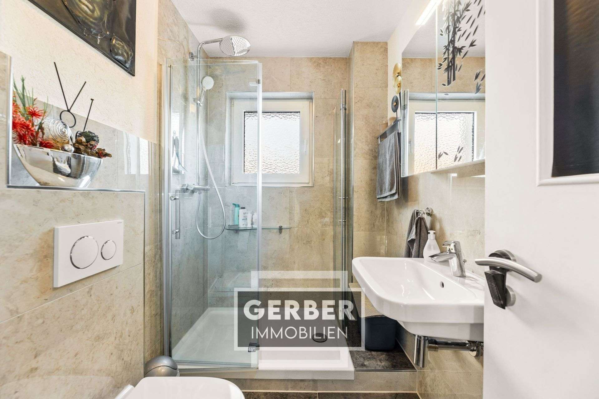 Immobilie in Hof - Sofort beziehbare 2-Zi.-Whg mit Garage - Bild 2