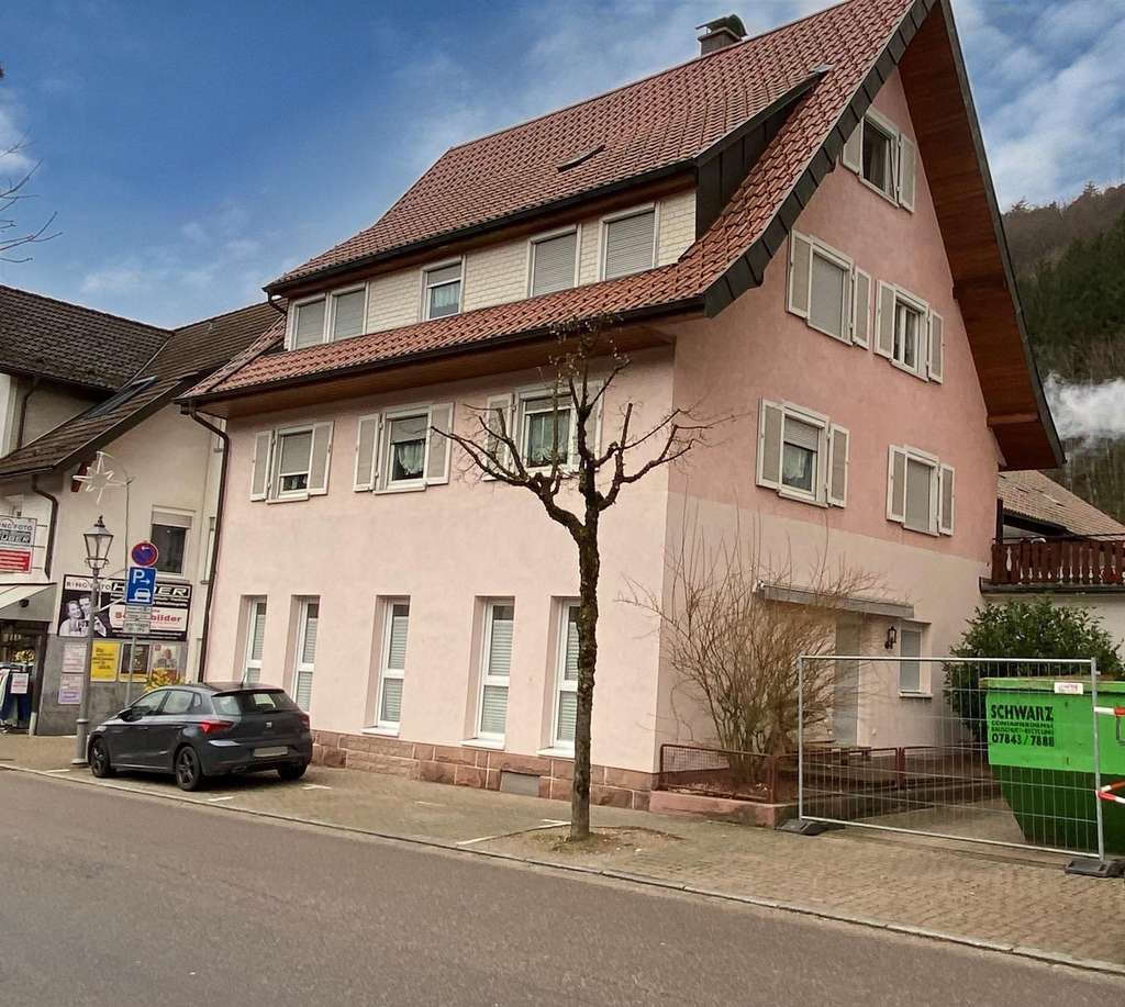 Immobilie in Bad Peterstal-Griesbach - Bad Peterstal - Mehrfamilienhaus mit 3 Wohneinheiten! - Bild 0