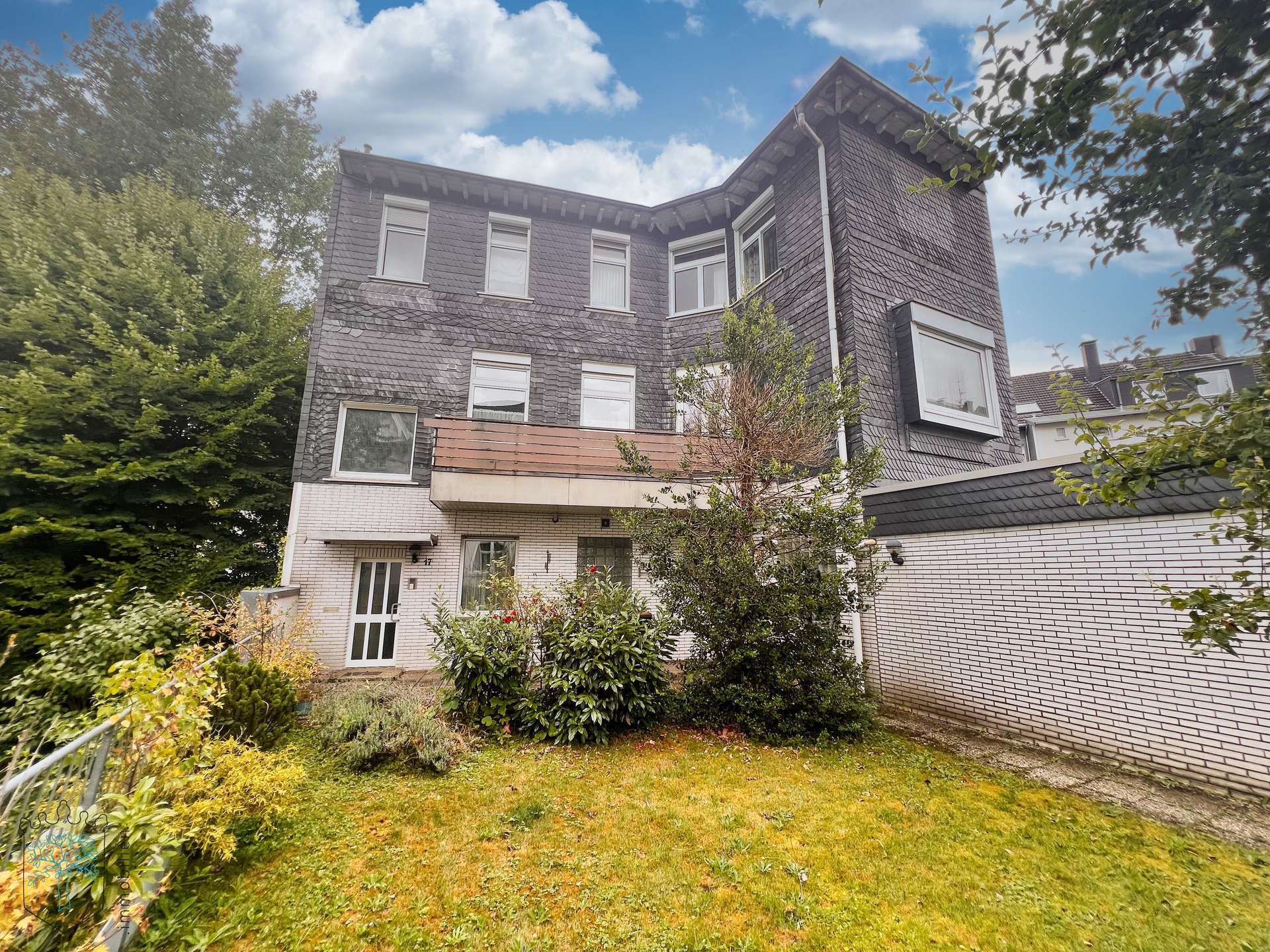 ***Freistehendes Einfamilienhaus mit sechs Garagen, Wuppertal – Bild 4