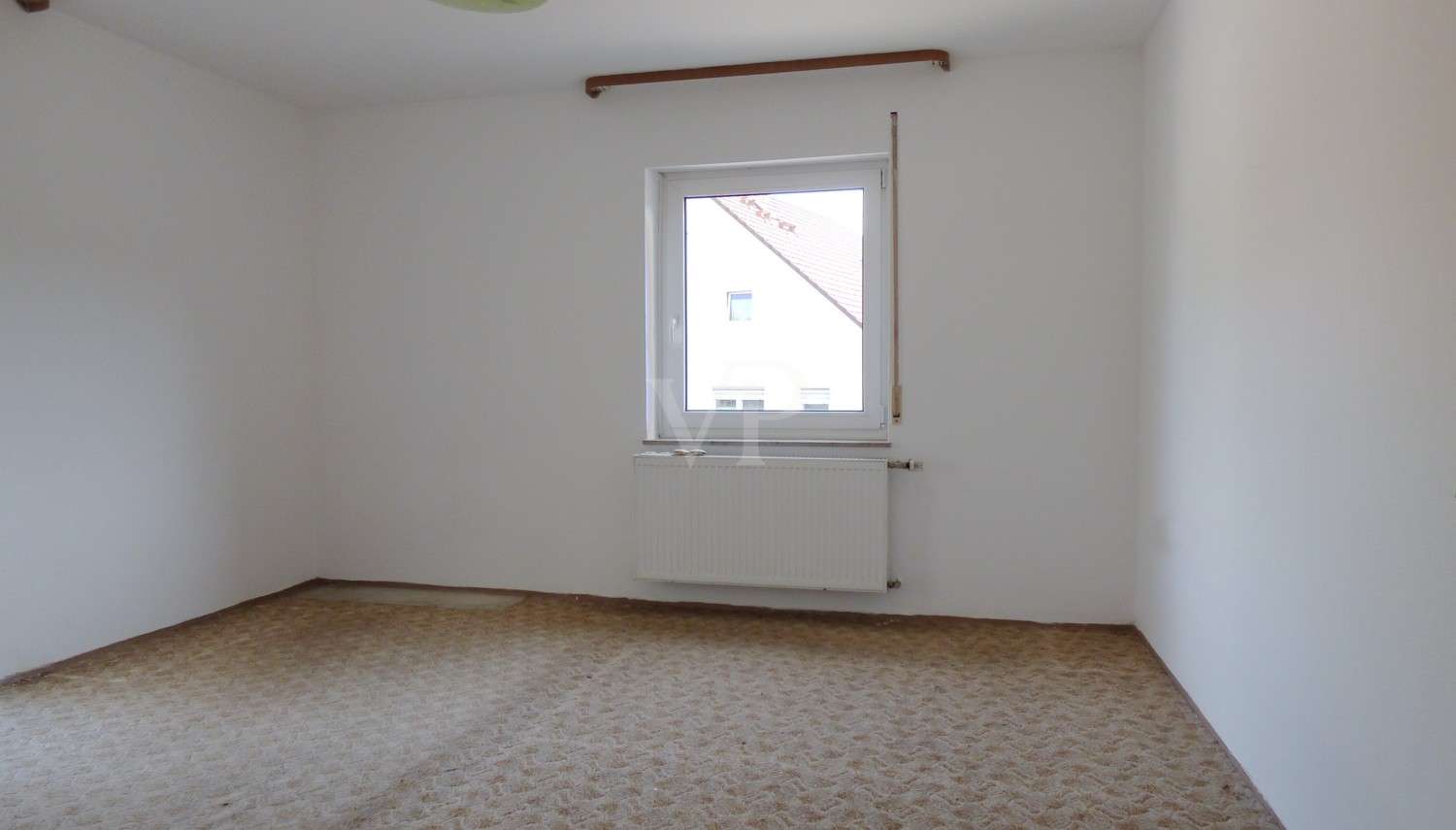 Immobilie in Kinding - Preisreduzierung:
Wohnraum satt!
Einfamilienhaus, Dachgeschosswohnung, angeschlossener Gasthof mit - Bild 8