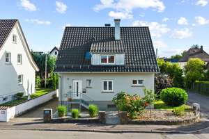 Attraktives Einfamilienhaus mit sonnigem Garten im Süden von Ravensburg.