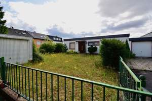 Freistehender Bungalow mit unverbautem Blick in die Felder von Köln-Esch/Auweiler