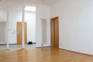 Dachgeschosswohnung mit Panoramablick und großer Terrasse im Herzen Leipzigs – Die vollständige Adresse der Immobilie erhältst du vom Anbieter., 4105 Zentrum-Nord, Leipzig – Vorschaubild 3