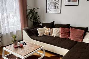 Lebendig wohnen in Leipzig: 2-Zimmer-Wohnung mit Balkon – Roßbachstr. 16, 4315 Anger-Crottendorf, Leipzig – Vorschaubild 1