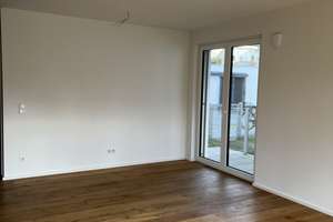 Geschmackvolle 3-Raum-Wohnung mit Terrasse und Küche in Ingolstadt – Egerlandstraße 3a-b, 85053 Südost, Ingolstadt – Vorschaubild 5