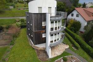 Traumhaftes Architektenhaus mit Einliegerwohnung und Fernsicht – Die vollständige Adresse der Immobilie erhältst du vom Anbieter., 35644 Hohenahr – Vorschaubild 1