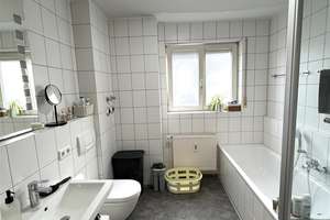 Superschöne 2 ZKB-Wohnung mit Balkon + Stellplatz in modernisiertem 6-Fam.-Haus in KA-Neureut! – Die vollständige Adresse der Immobilie erhältst du vom Anbieter., 76149 Neureut, Karlsruhe – Vorschaubild 13