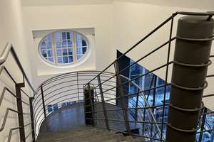 Schick und gemütlich: 1,5-Zimmer DG-Wohnung im sanierten Stilaltbau am Rande des Bahnhofsviertels – Gutleutstraße 30, 60329 Bahnhofsviertel, Frankfurt am Main – Vorschaubild 10