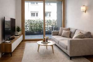 Neuwertige 2-Zimmer Wohnung im 2. OG mit Balkon in München Lehel