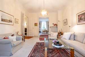 Rarität im Nordend: Stilvolle Altbau-Doppelhaushälfte mit weitläufigem Garten – Frankfurt am Main – Vorschaubild 4