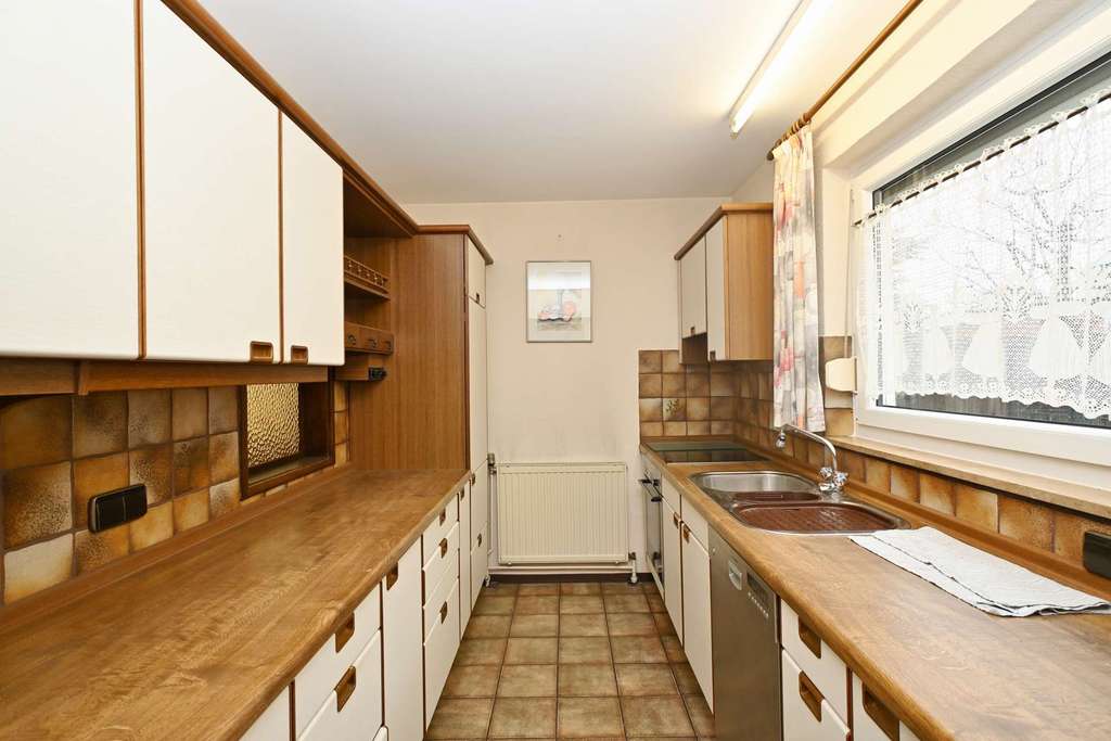 Immobilie in Eriskirch - Reihenendhaus, sanierungsbedürftig mit viel Potenzial in ruhiger Lage von Eriskirch - Bild 3