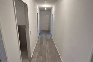 Renovierte 4-Zimmer-Wohnung mit neuer Einbauküche und Gemeinschaftsterrasse in Nbg. frei ab 09/2026 – Die vollständige Adresse der Immobilie erhältst du vom Anbieter., 90478 Glockenhof, Nürnberg – Vorschaubild 7